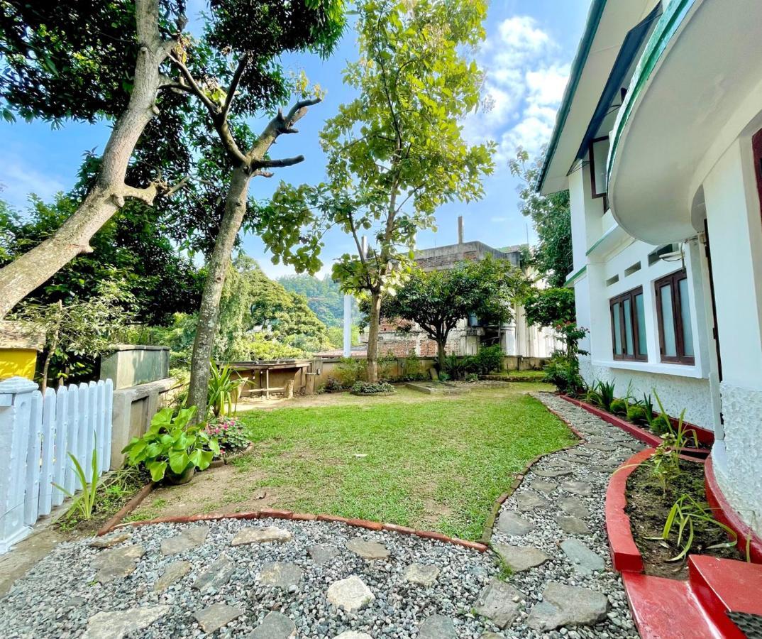 Kandy Boutique Villa By Fortuna Bungalows Dış mekan fotoğraf