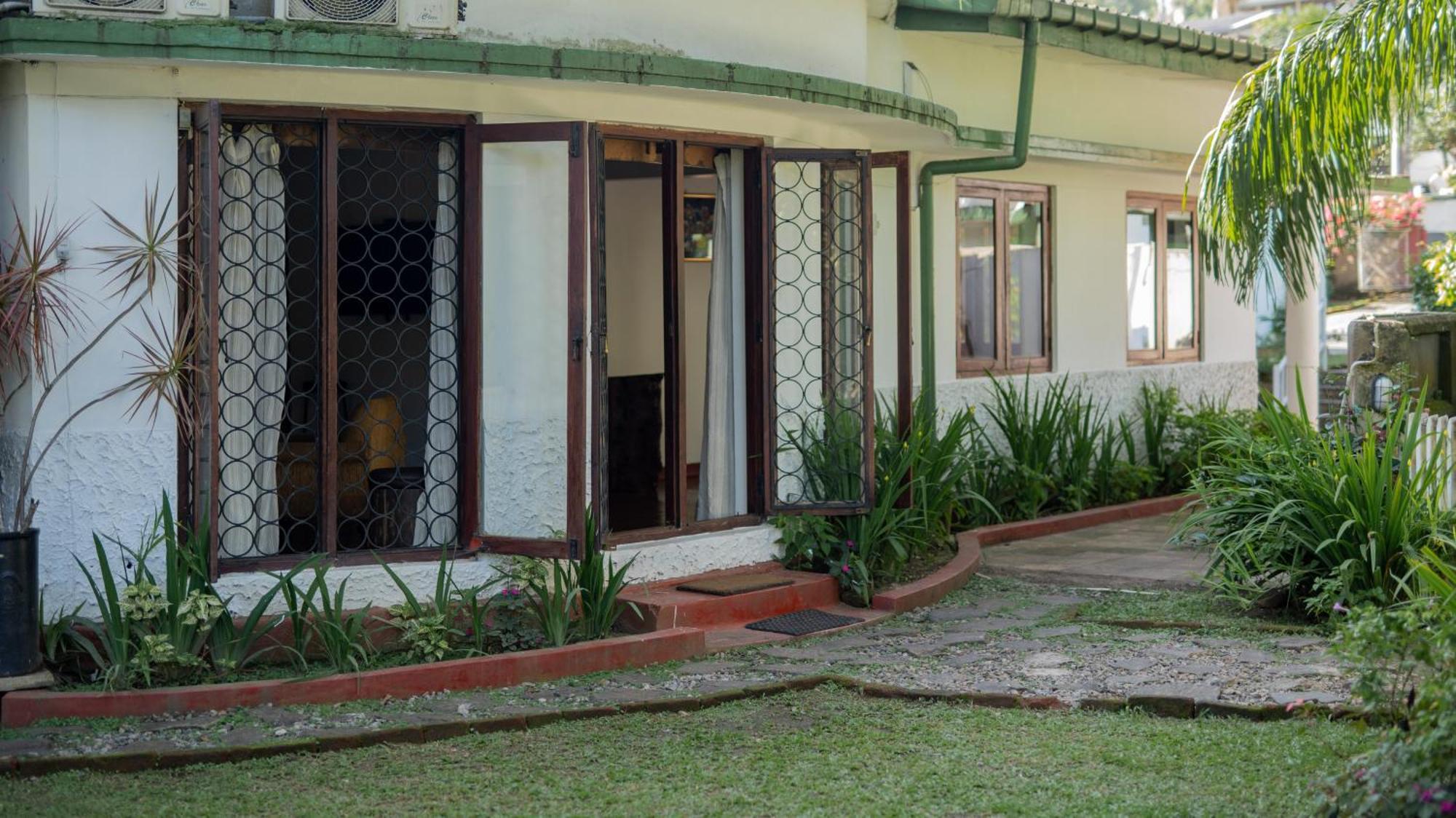 Kandy Boutique Villa By Fortuna Bungalows Dış mekan fotoğraf