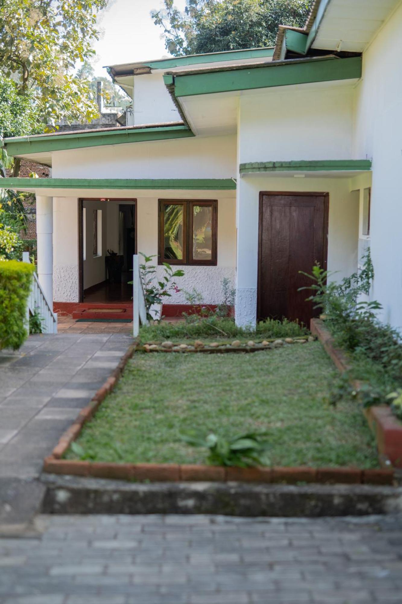 Kandy Boutique Villa By Fortuna Bungalows Dış mekan fotoğraf