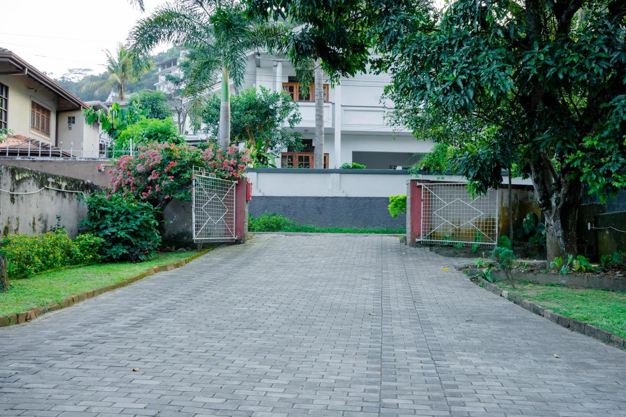 Kandy Boutique Villa By Fortuna Bungalows Dış mekan fotoğraf
